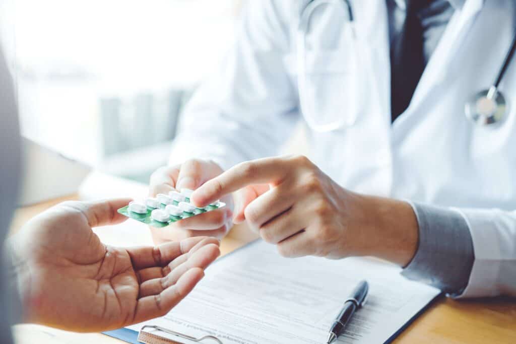 healthcare professional prescribes benzos