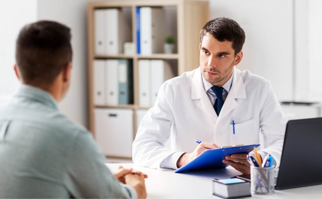 Doctor working with a client during alcohol detox in New Jersey.