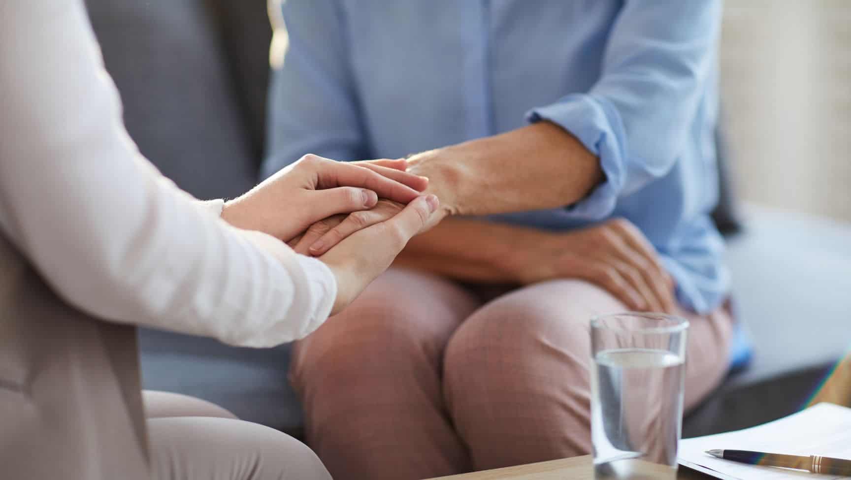 Therapist providing emotional support during Benzo detox in New Jersey.
