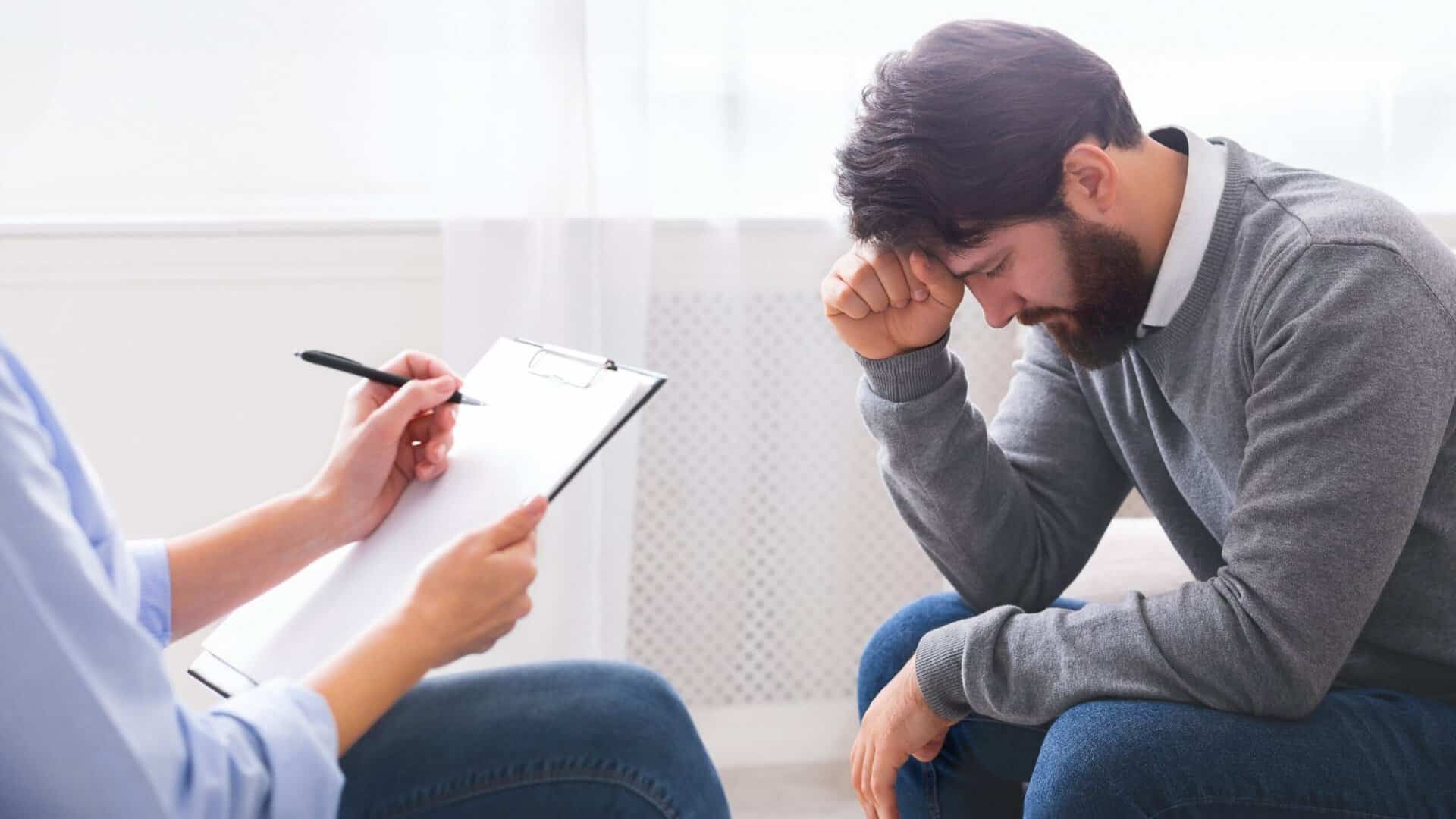 A man receives support during the 5 stages of mental health recovery.